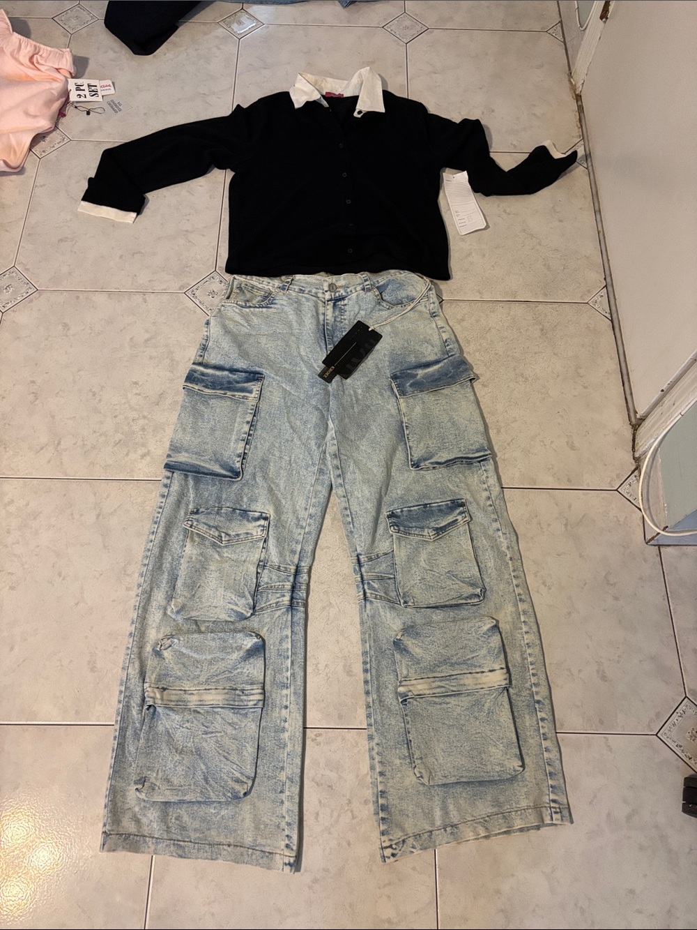 Light Blue Cargo Wide-Leg Jeans with Multiple Pockets also includes shirts